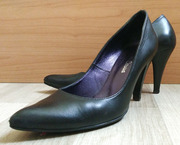 Классические черные туфли на каблуке (размер 37)